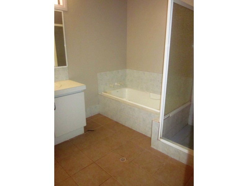 17 Knox Way, Newman WA 6753