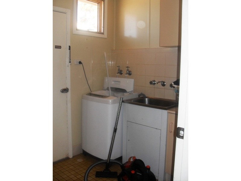 15 Mindarra Dr, Newman WA 6753