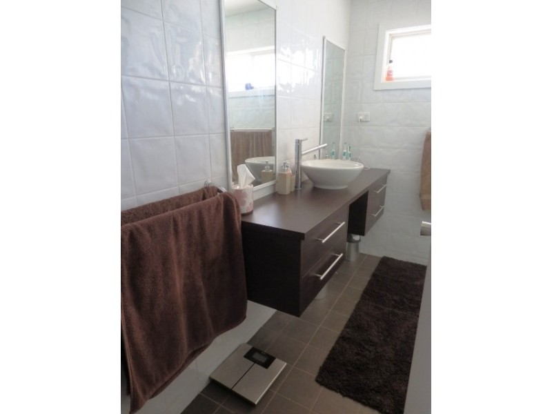 2 ROSS AVE, Newman WA 6753