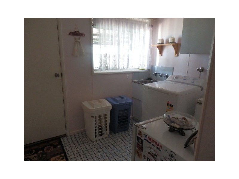 2 ROSS AVE, Newman WA 6753