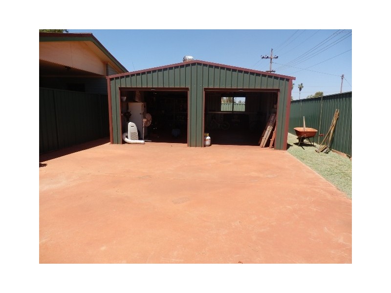 2 ROSS AVE, Newman WA 6753