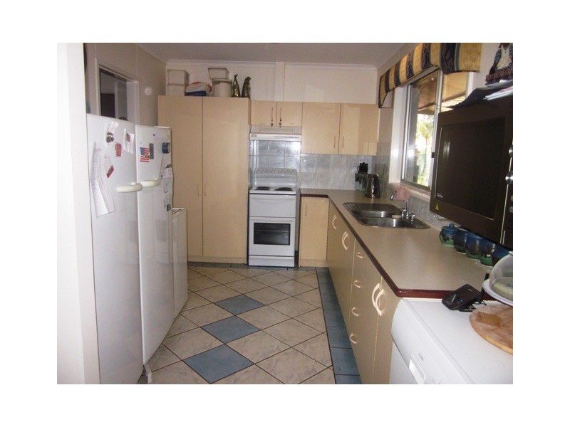 10 Nicholls Place, Newman WA 6753