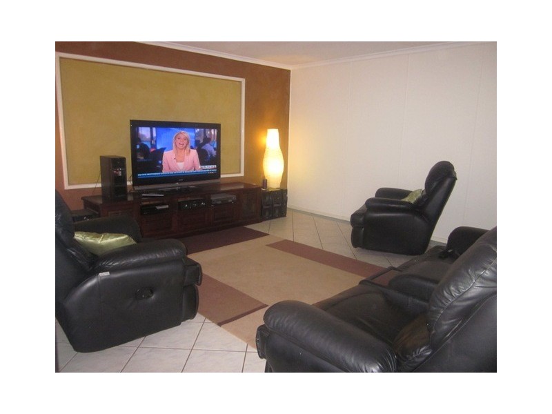 10 Nicholls Place, Newman WA 6753