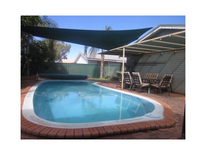 10 Nicholls Place, Newman WA 6753