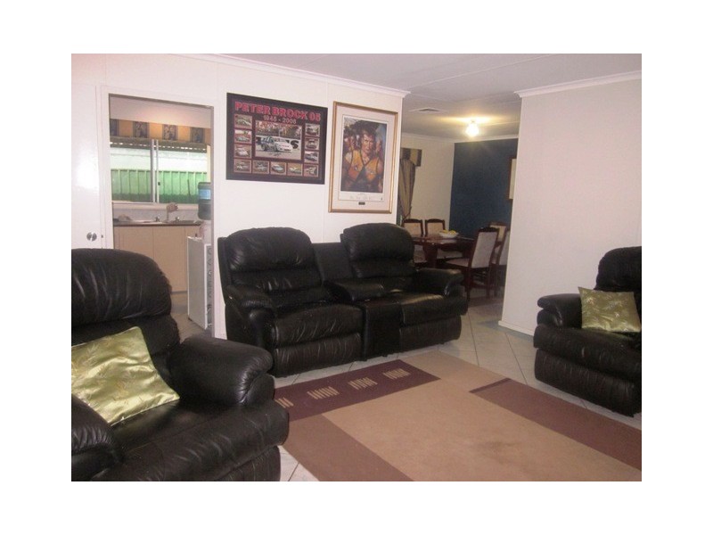 10 Nicholls Place, Newman WA 6753