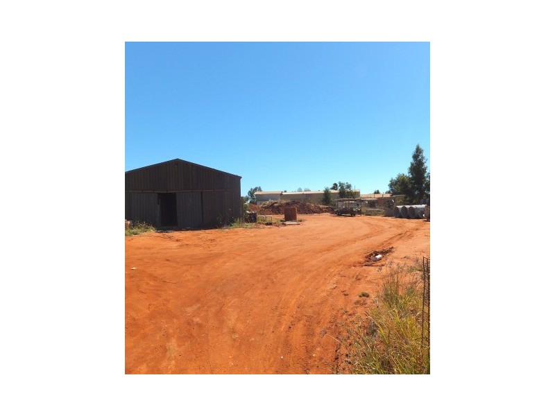 10 Yanana Street, Wedgefield WA 6721