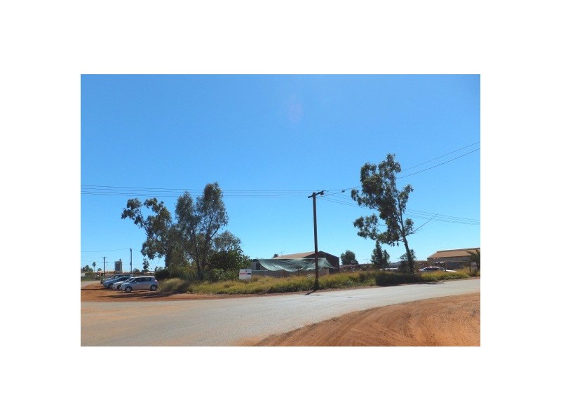 10 Yanana Street, Wedgefield WA 6721