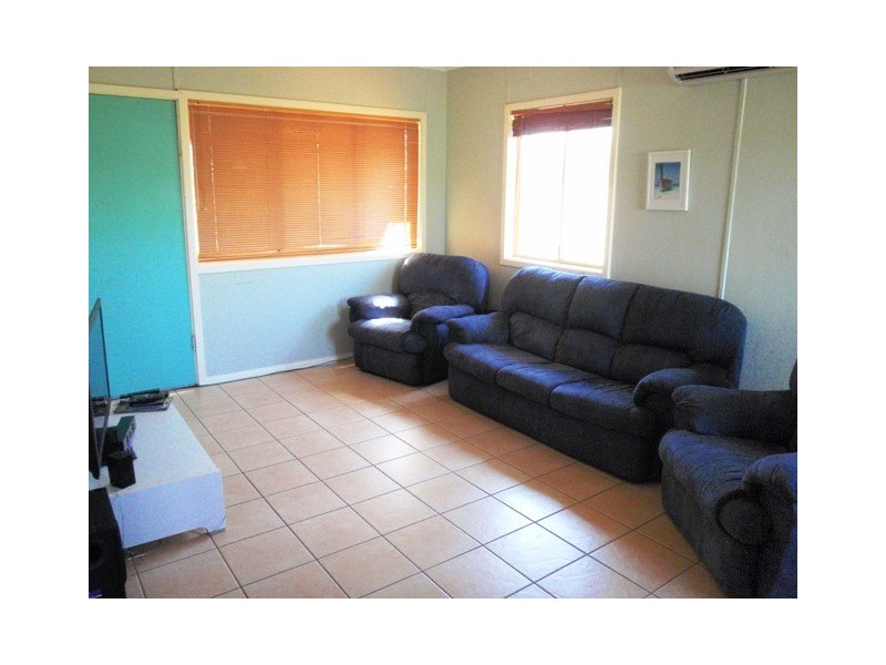 8 Weaver Place, South Hedland WA 6722