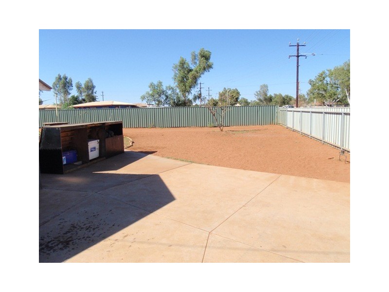 8 Weaver Place, South Hedland WA 6722