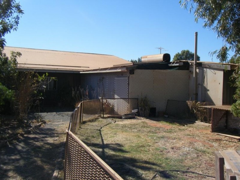 10 Yanana Street, Wedgefield WA 6721