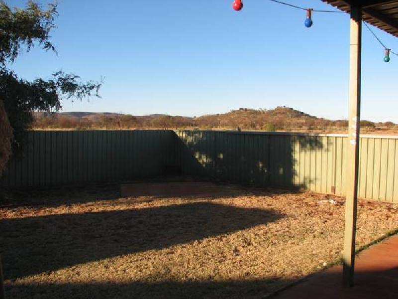 13 Armstrong Way, Newman WA 6753