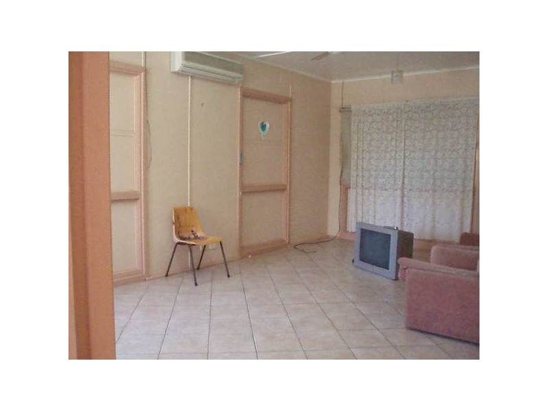 8 Lawson Street, South Hedland WA 6722