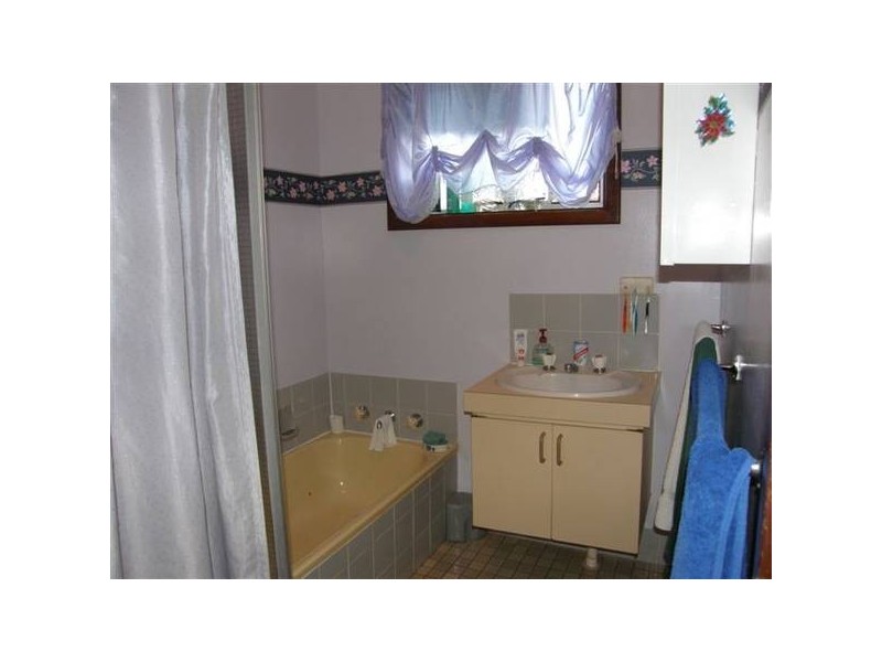 27 Braeside Drive, Newman WA 6753