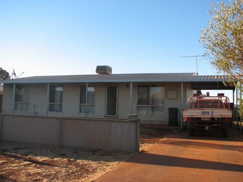 13 Armstrong St, Newman WA 6753