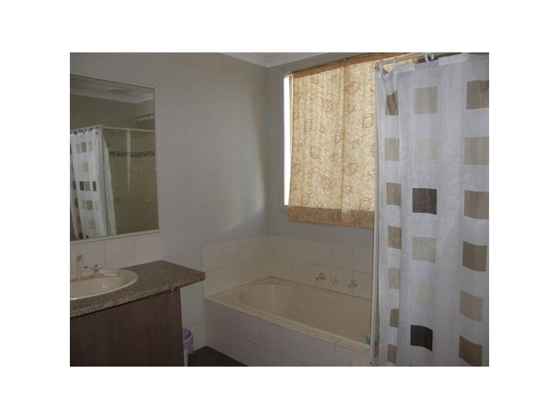 28 Armstrong Way, Newman WA 6753