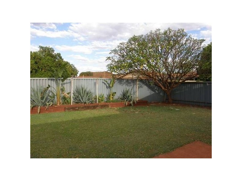 2 Yanboomah Close, Newman WA 6753