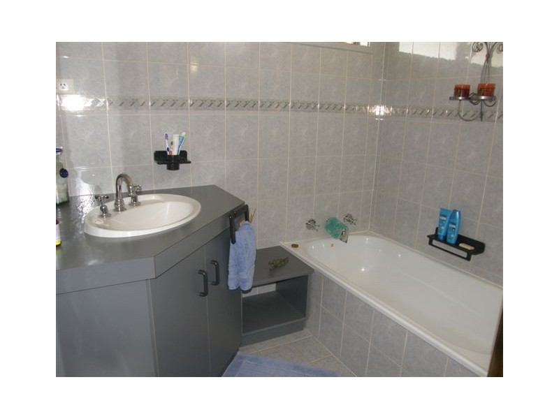 12 Tjilla Street, Newman WA 6753