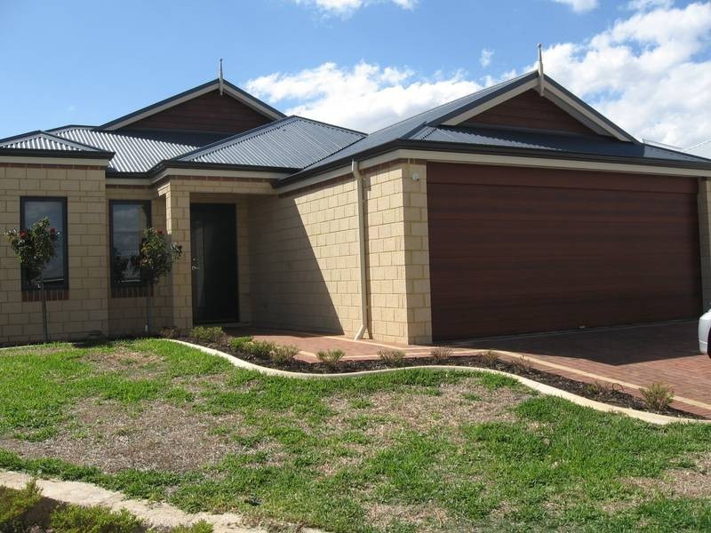 14 Sheringham Bend, Success WA 6164
