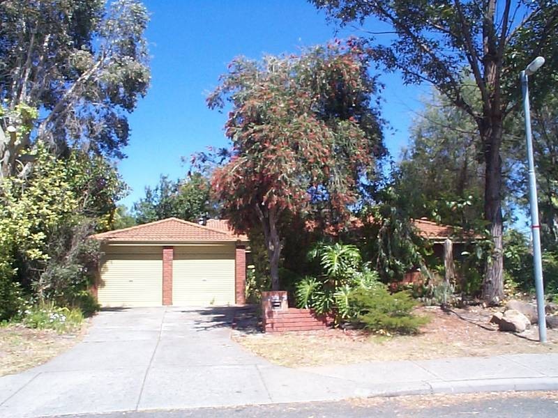 11 Nicholls Crescent, Bull Creek WA 6149