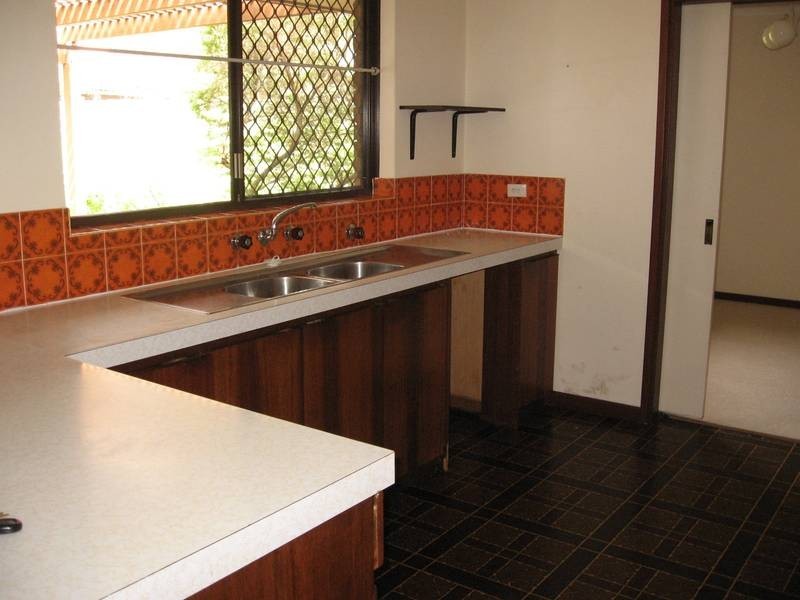 11 Nicholls Crescent, Bull Creek WA 6149