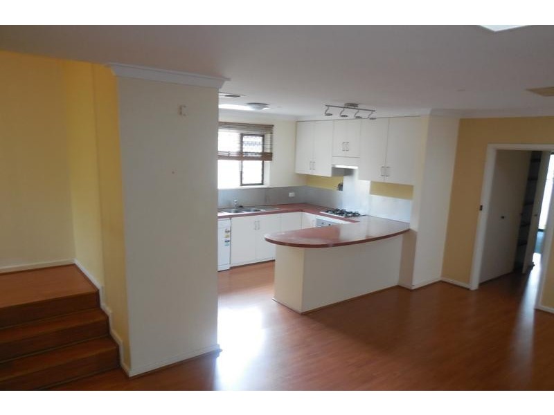 32 More Crescent, Bull Creek WA 6149