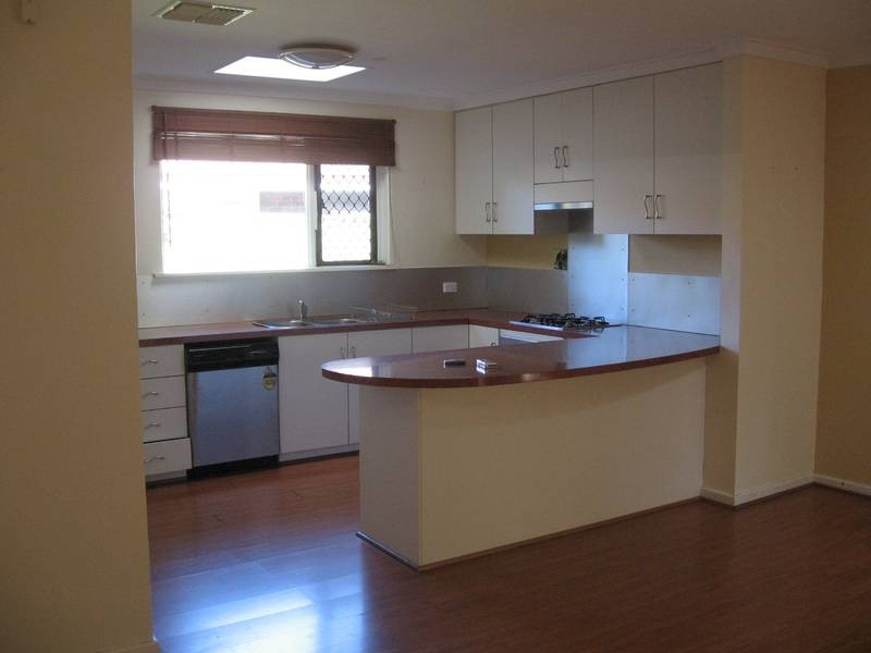 32 More Crescent, Bull Creek WA 6149