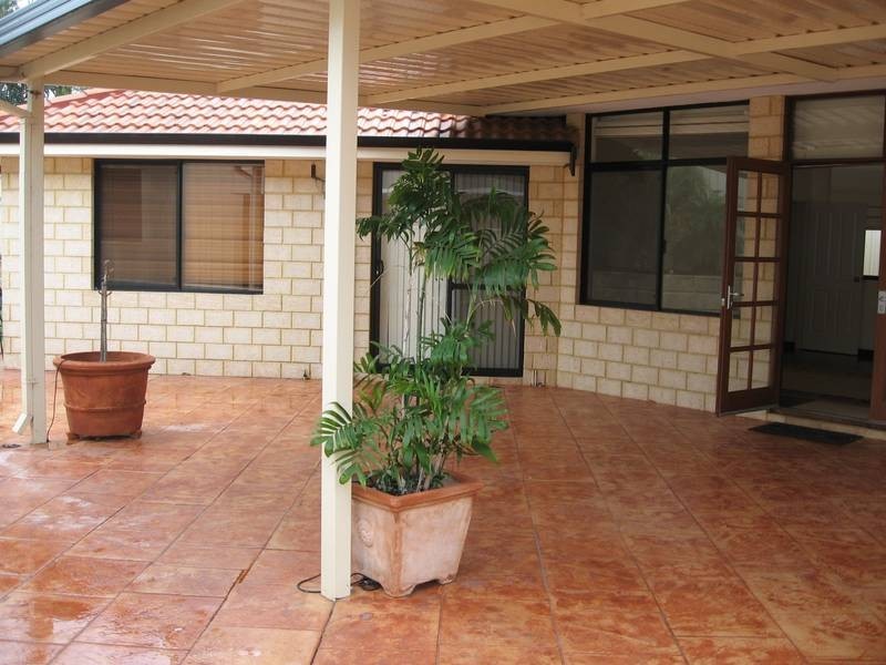 12 Braemer Rise, Bibra Lake WA 6163