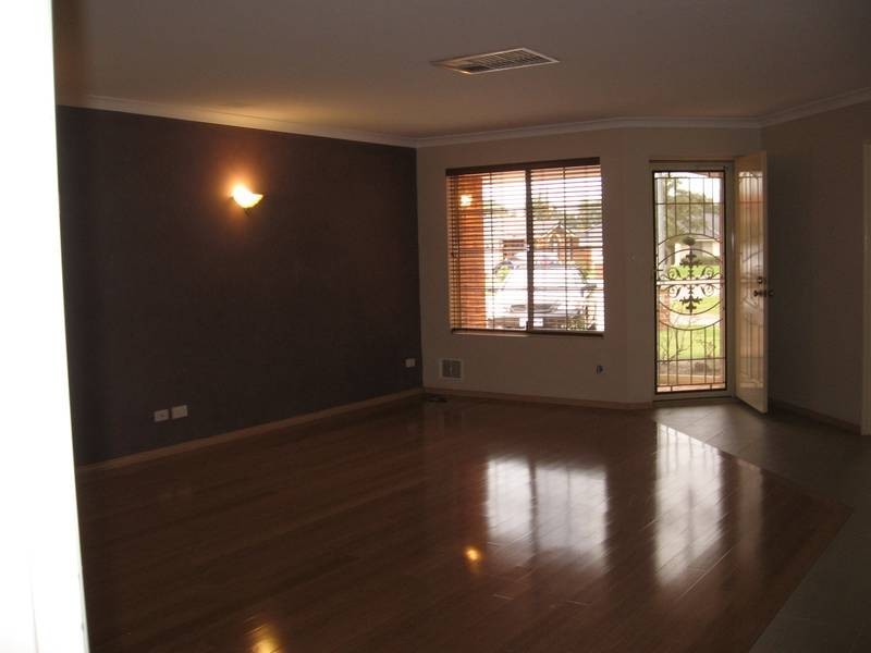 8 The Mews, Canning Vale WA 6155