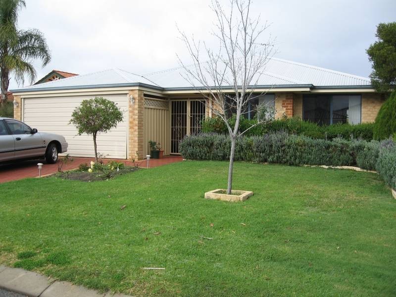 32 Lombe Gardens, Atwell WA 6164