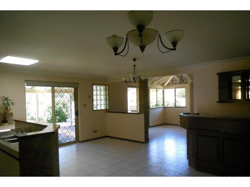2 Maquire Way, Bull Creek WA 6149