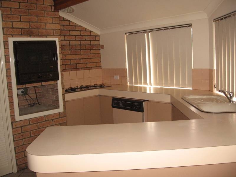 2 Bradley Court, Kardinya WA 6163