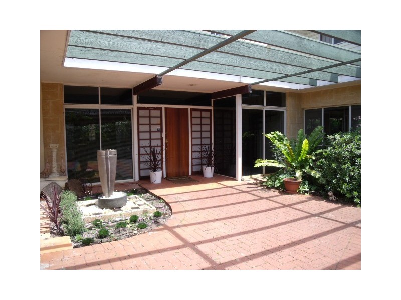 18 Stoddart Way, Bateman WA 6150