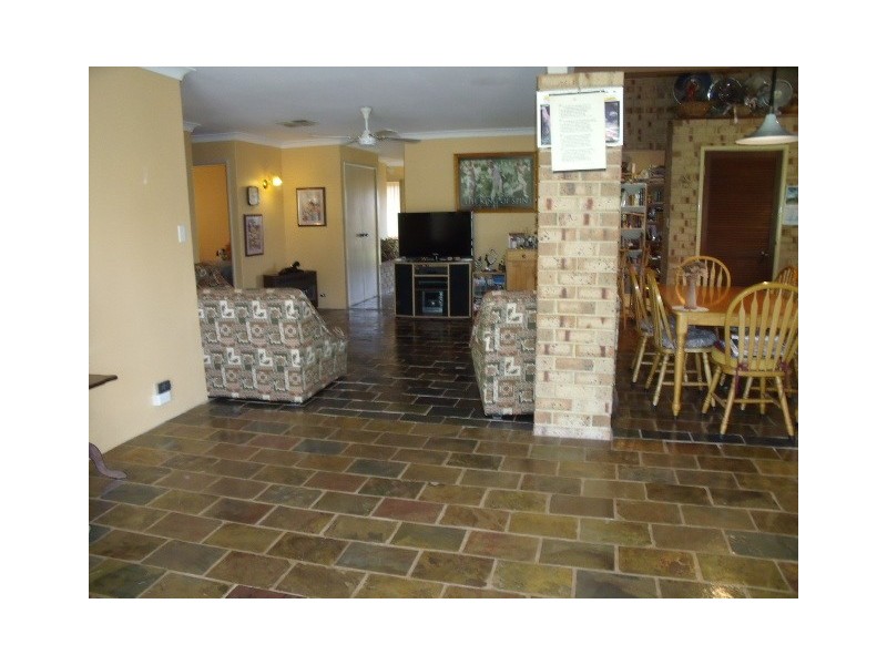 6 Clemros Way, Leeming WA 6149