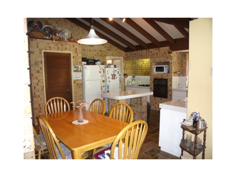 6 Clemros Way, Leeming WA 6149