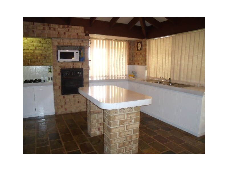 6 Clemros Way, Leeming WA 6149