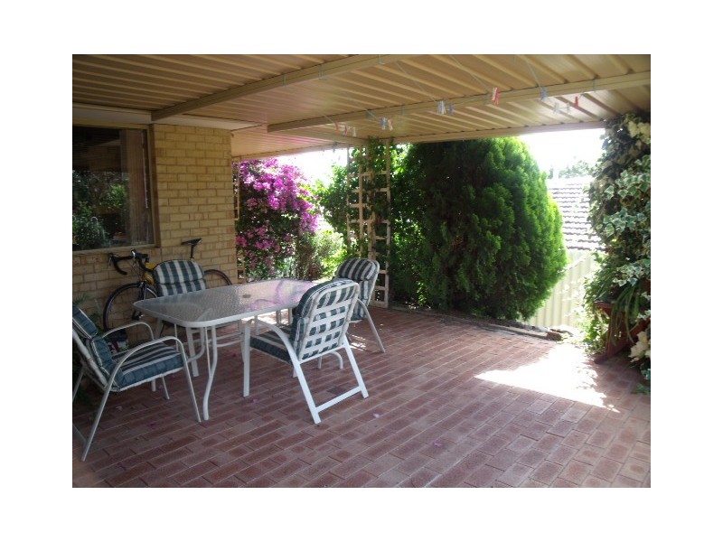 6 Clemros Way, Leeming WA 6149