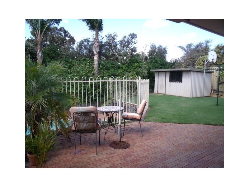 6 Clemros Way, Leeming WA 6149