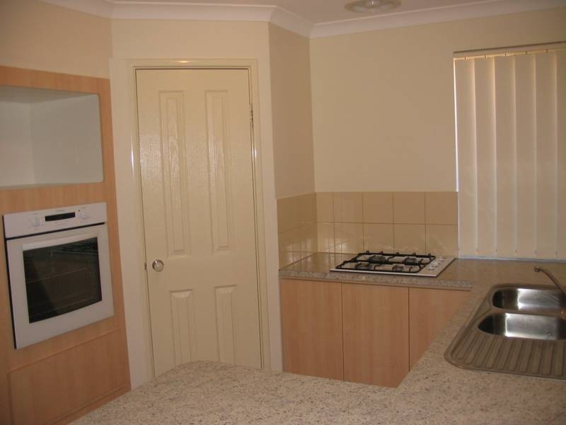 8A Sarah Close, Canning Vale WA 6155