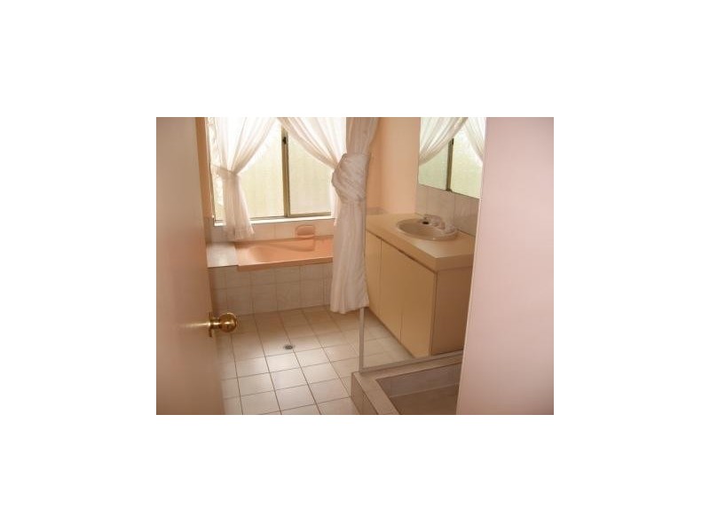 11 Capill Corner, Leeming WA 6149