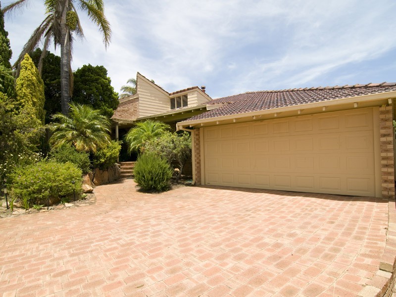 3 Neave Close, Leeming WA 6149