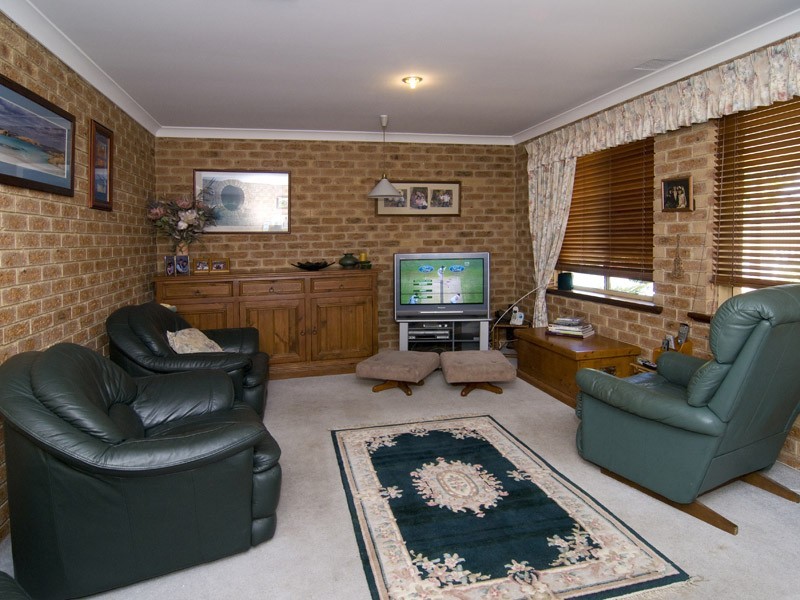 3 Neave Close, Leeming WA 6149