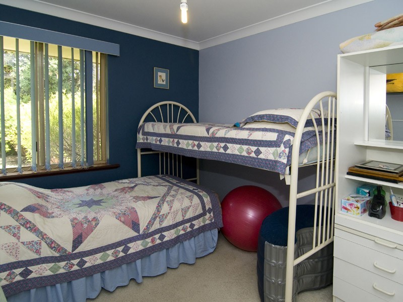 3 Neave Close, Leeming WA 6149