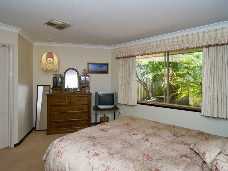 3 Neave Close, Leeming WA 6149