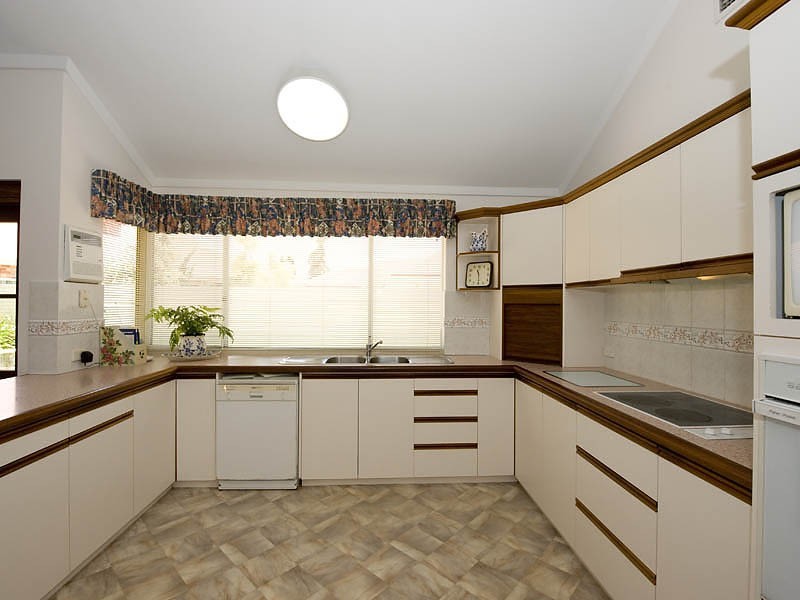 5 Mossman Crescent, Bull Creek WA 6149