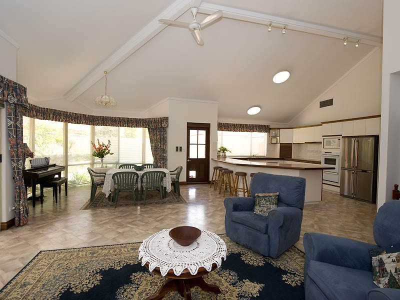 5 Mossman Crescent, Bull Creek WA 6149