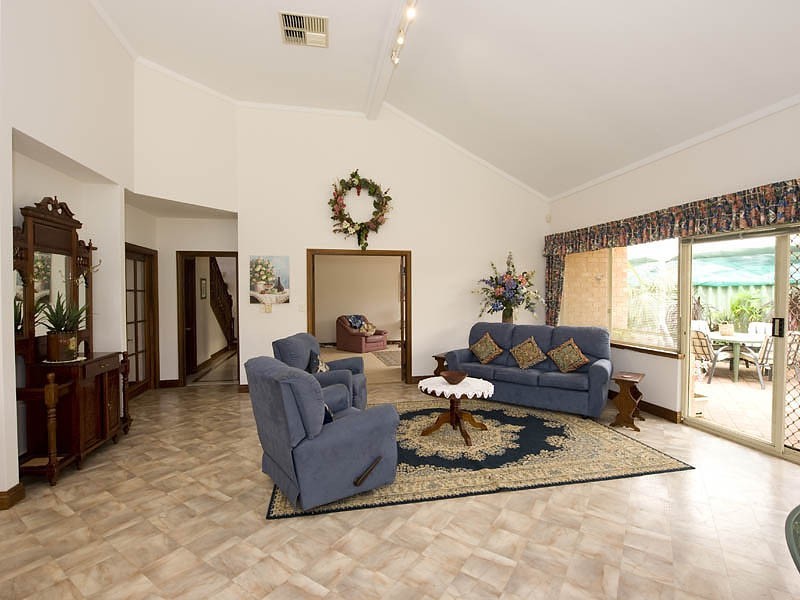 5 Mossman Crescent, Bull Creek WA 6149