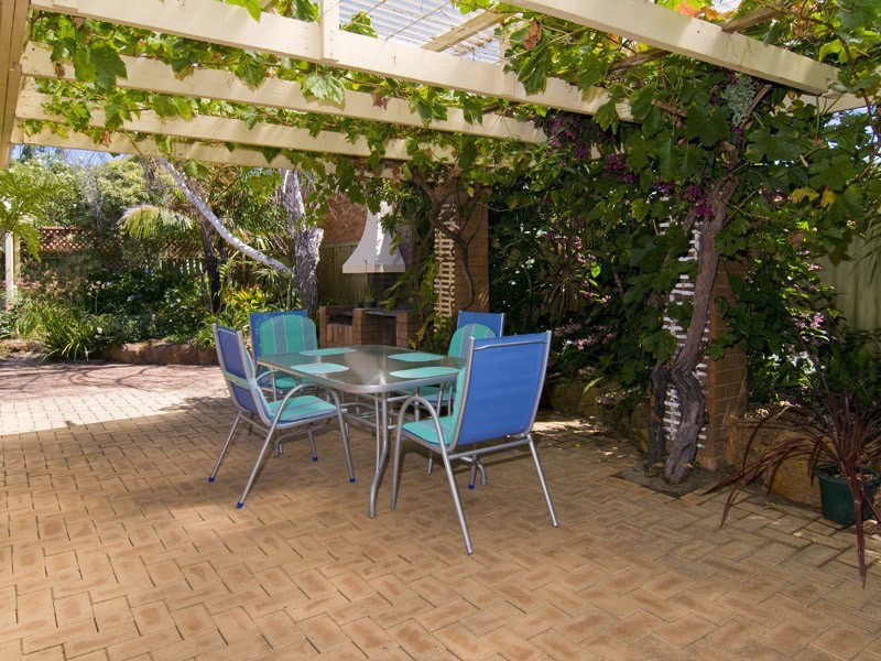 128 Parry Avenue, Bull Creek WA 6149