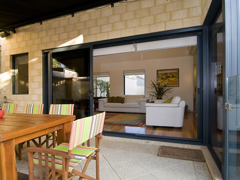 A/10 Grey Street, Fremantle WA 6160
