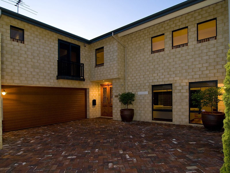 A/10 Grey Street, Fremantle WA 6160