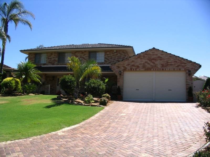 7 Witney Place, Leeming WA 6149